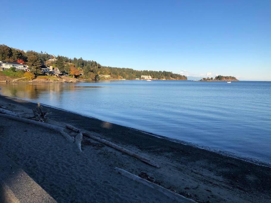 Bright Private Suite Near Departure Bay Beach Nanaimo Exterior foto