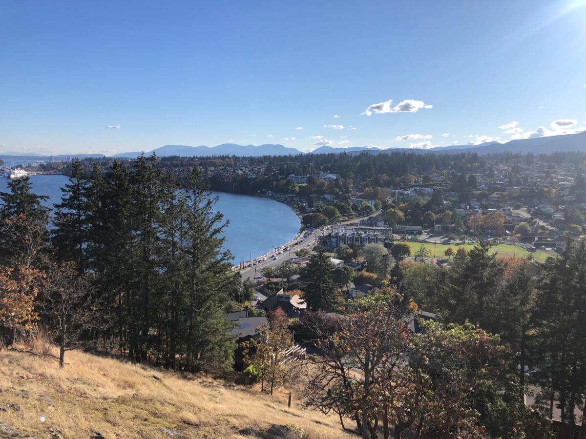 Bright Private Suite Near Departure Bay Beach Nanaimo Exterior foto