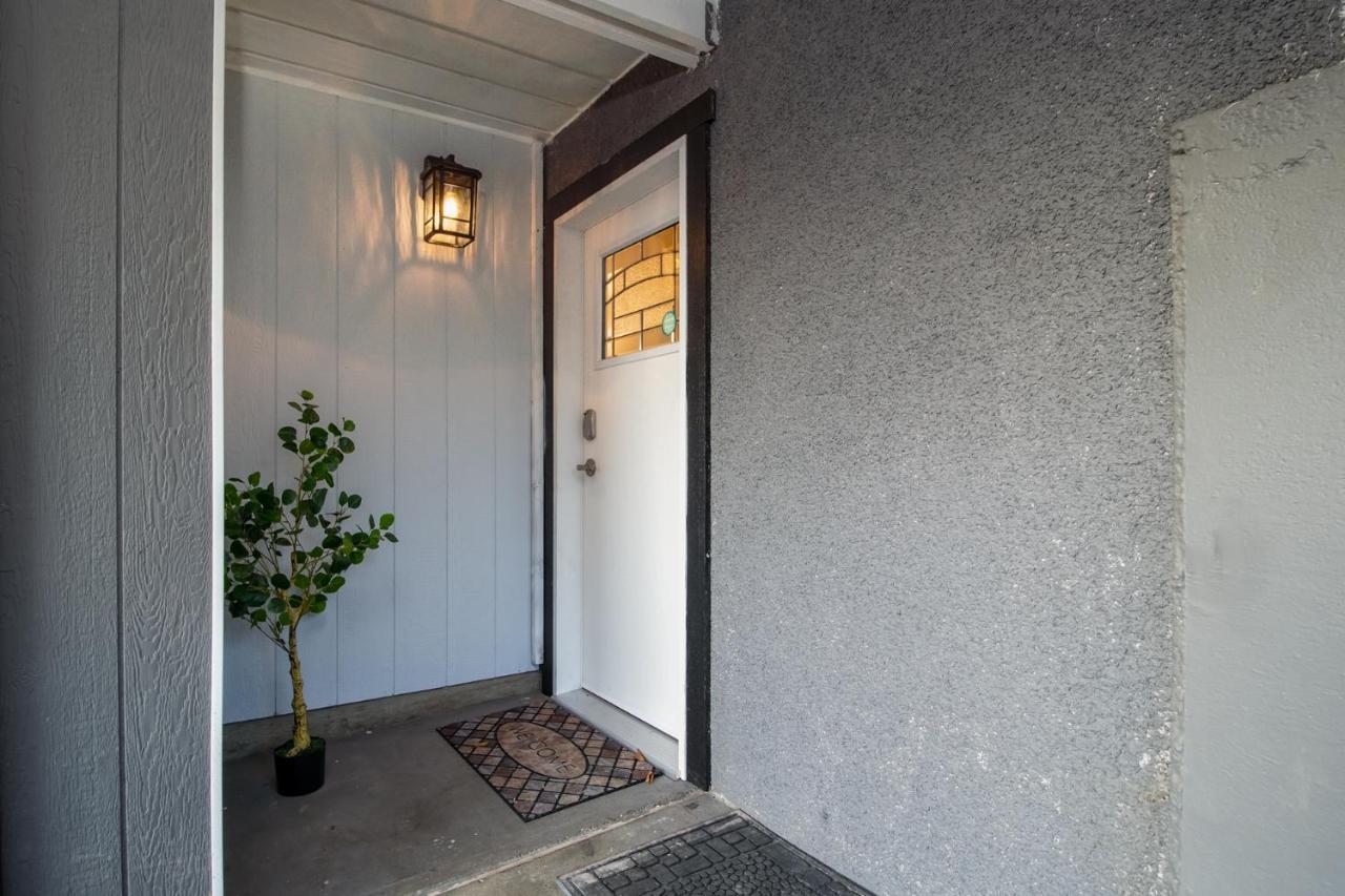 Bright Private Suite Near Departure Bay Beach Nanaimo Exterior foto